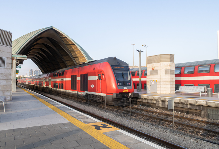 A train arrives at Tel Aviv University Station on the Israeli Railway in Tel Aviv. (Photo: svarshik/iStock Editorial/Getty Images Plus/Getty Images)