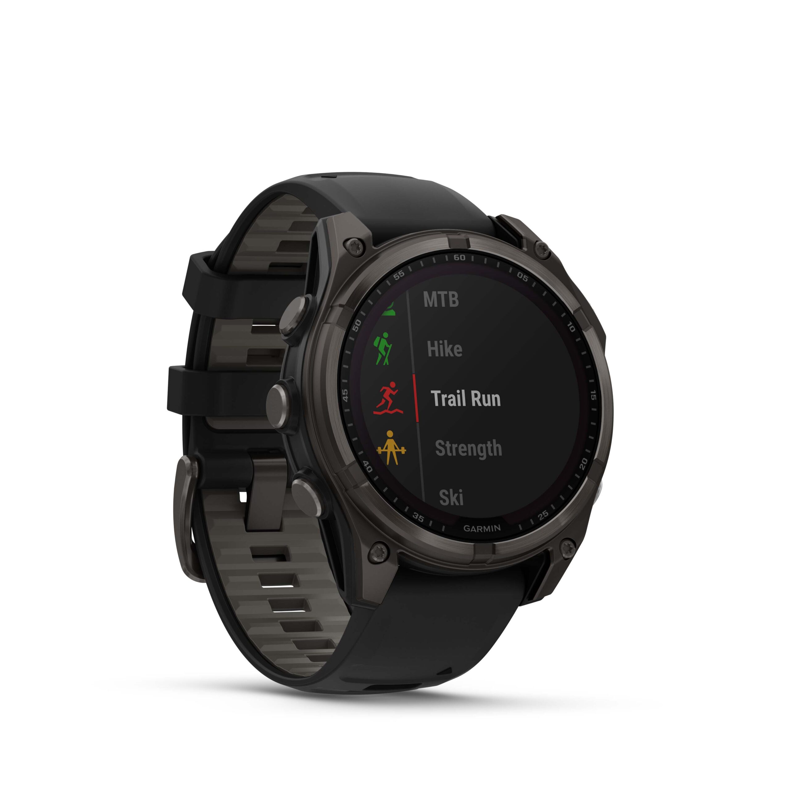 The Garmin fenix 8 shows the trail run activity selected.