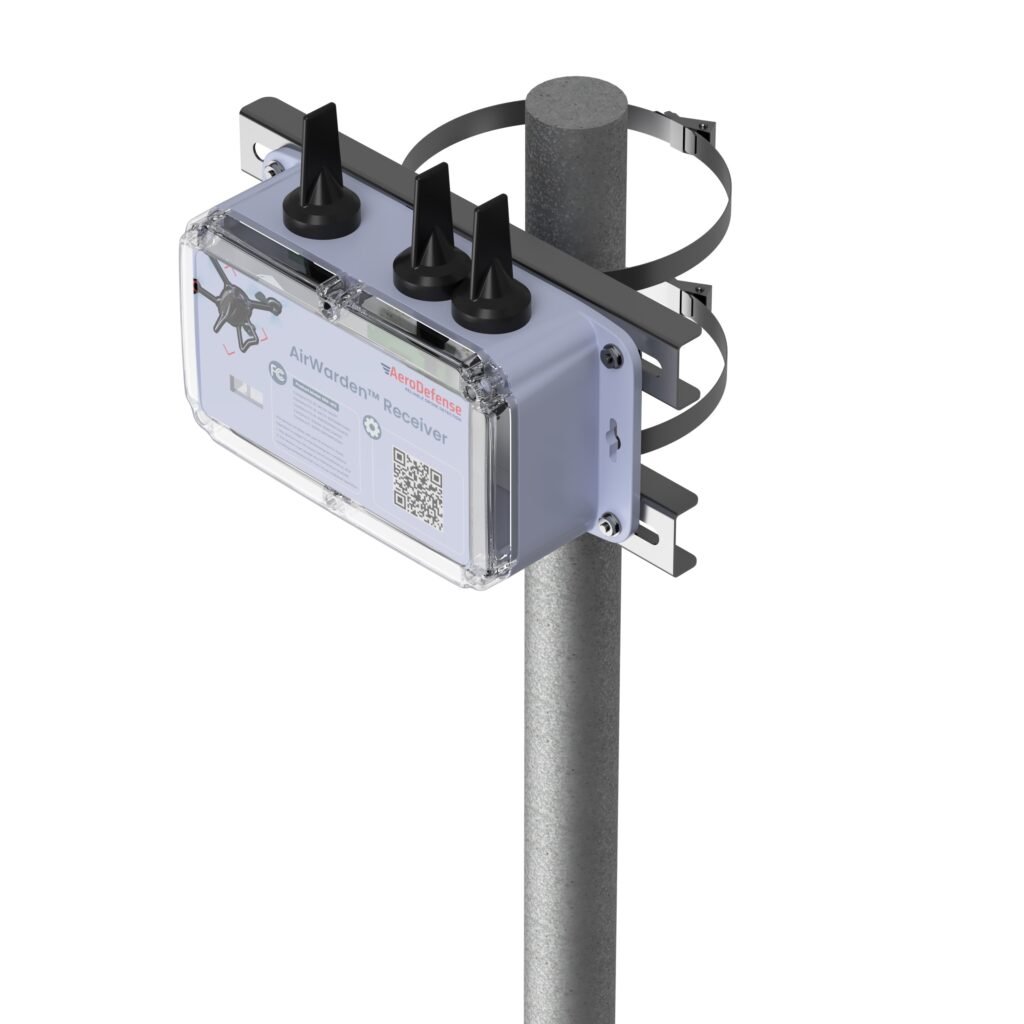 AirWarden pole-mounted receiver (Photo: AeroDefense)